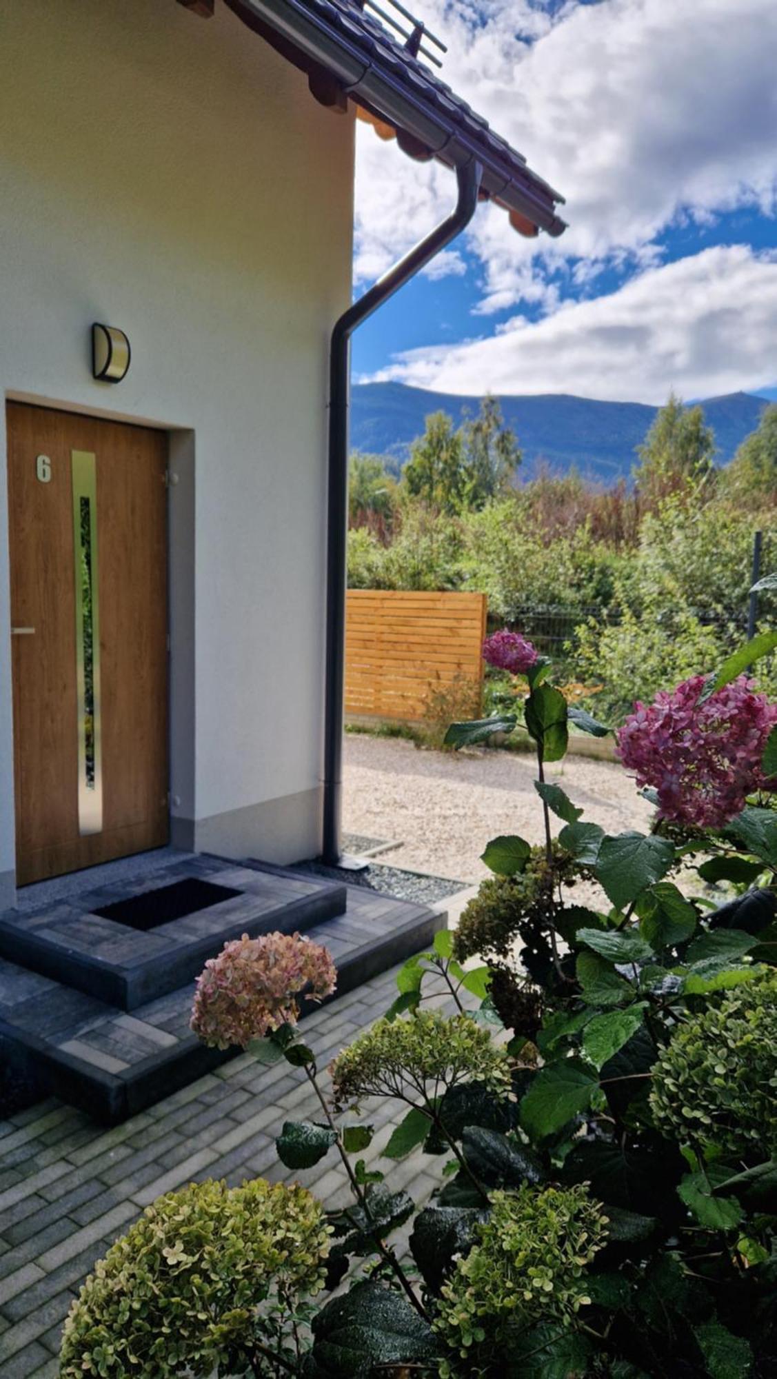 Widokowo - Domki Z Widokiem Na Sniezke Z Jacuzzi I Sauna Карпач Экстерьер фото